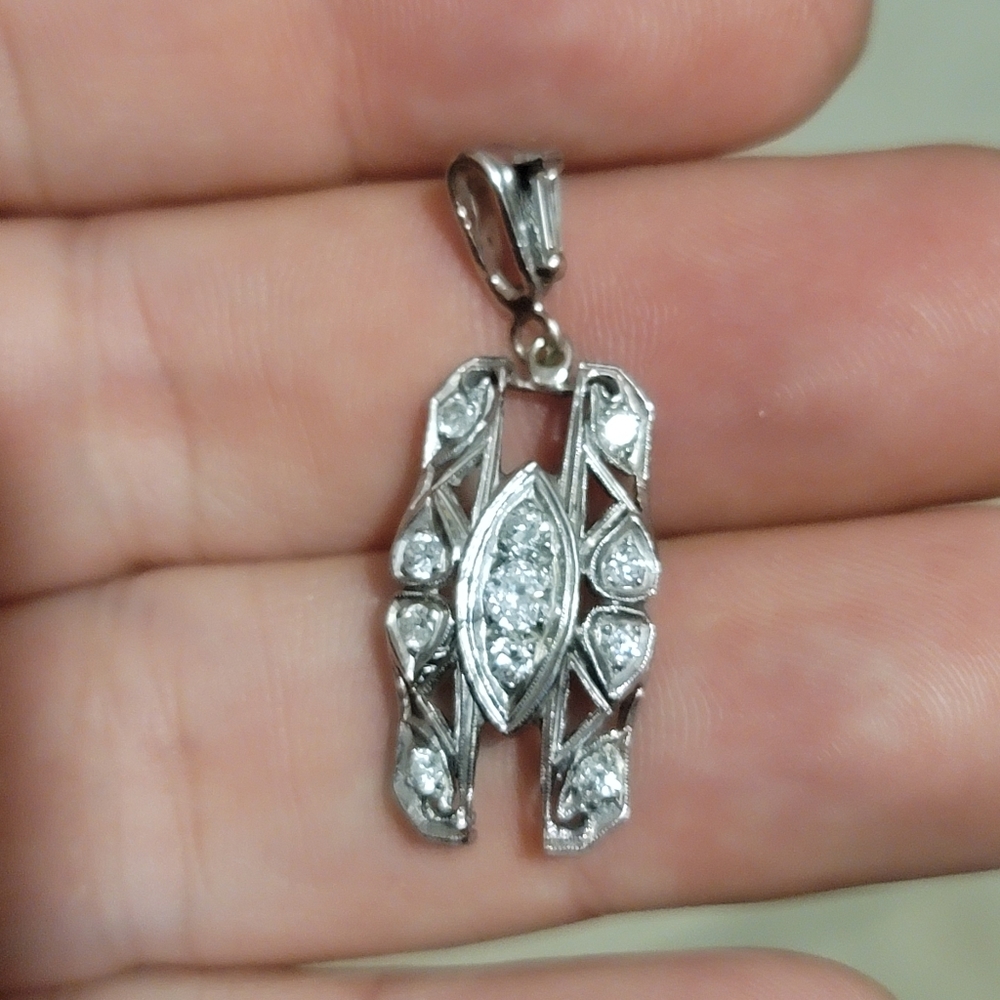 Vintage 14kt Gold and Diamonds Openwork Pendant